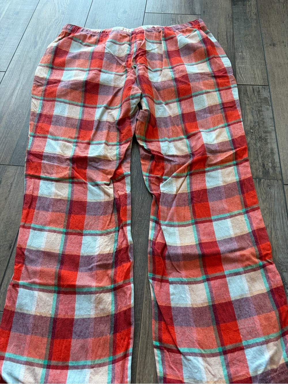Women’s Old Navy Plaid Pajama Pants - Picture 4 of 5